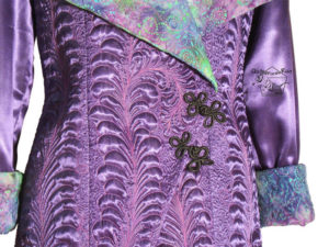 detail frog closure quilted garment